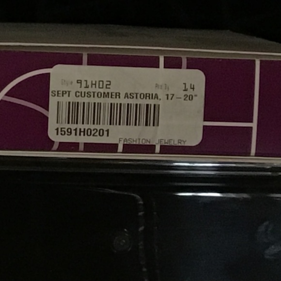 NWT Lia Sophia Astoria Statement Necklace - retired piece - Picture 5 of 5